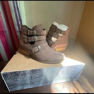 True Craft size 6 1/2